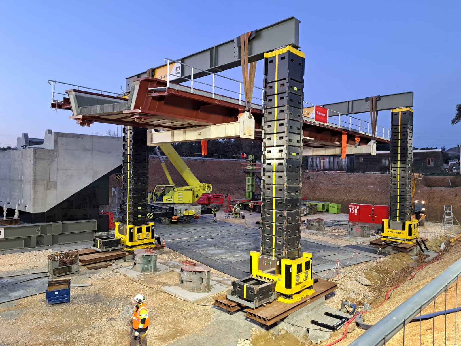 Enerpac JS-250 for Aertssen Cranes Bridge Deck Installation
